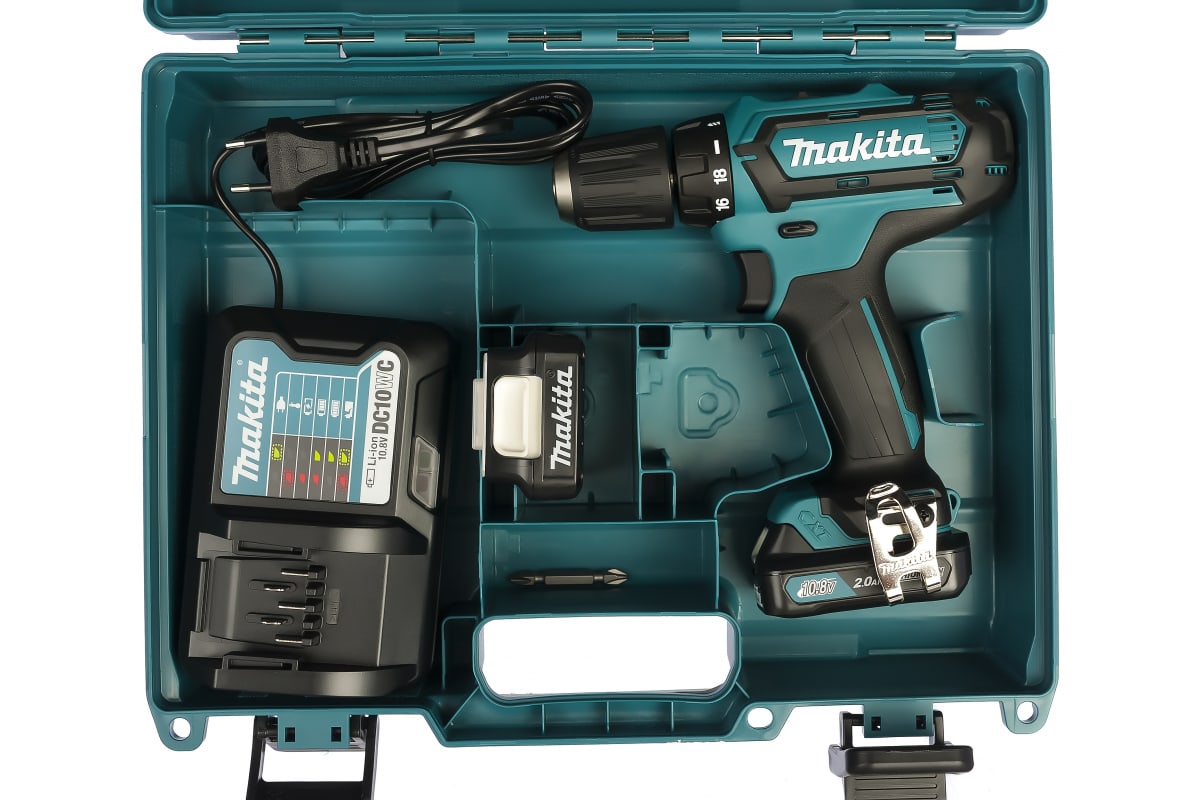 Аккумуляторная дрель-шуруповерт Makita CXT DF331DWAE