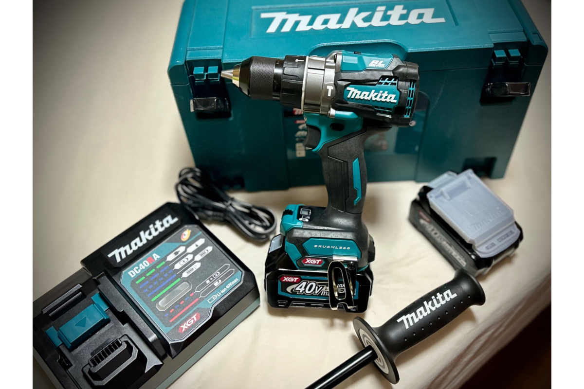 Аккумуляторная дрель-шуруповерт Makita HP001GD201