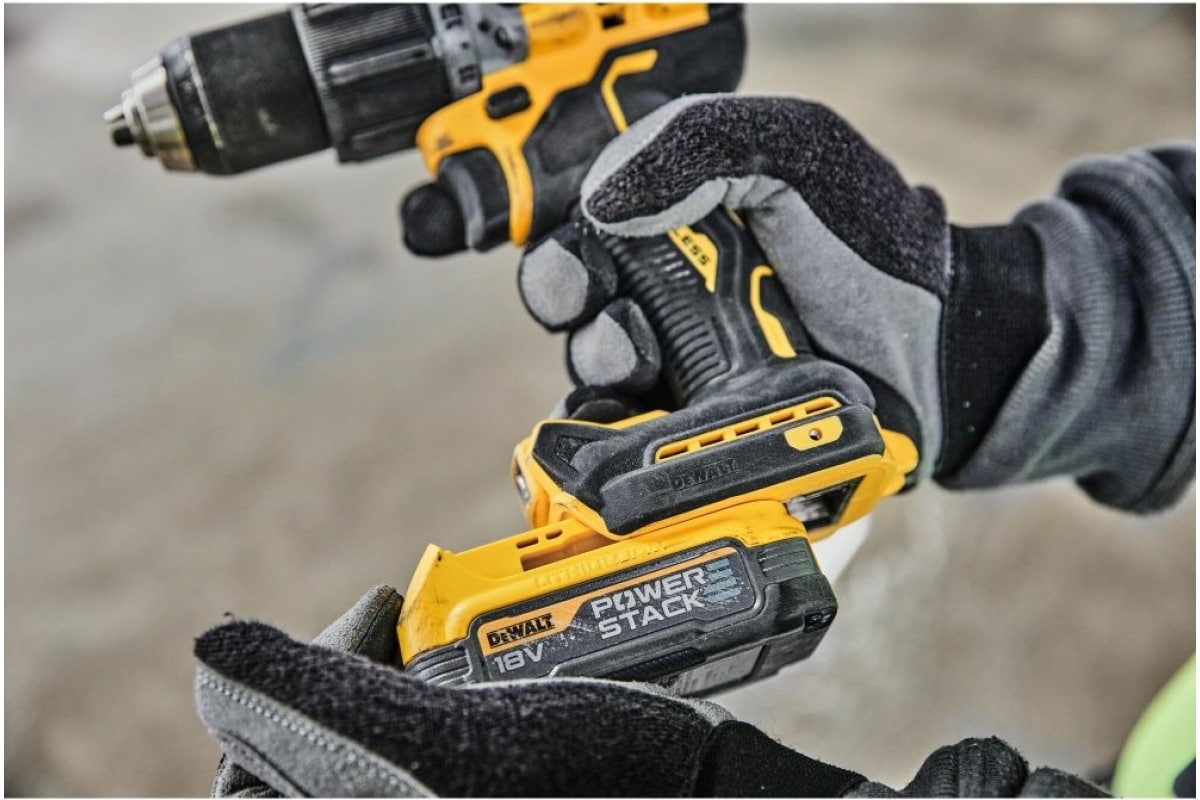 Ударная дрель-шуруповерт DeWalt Powerstack DCD805E1T-QW