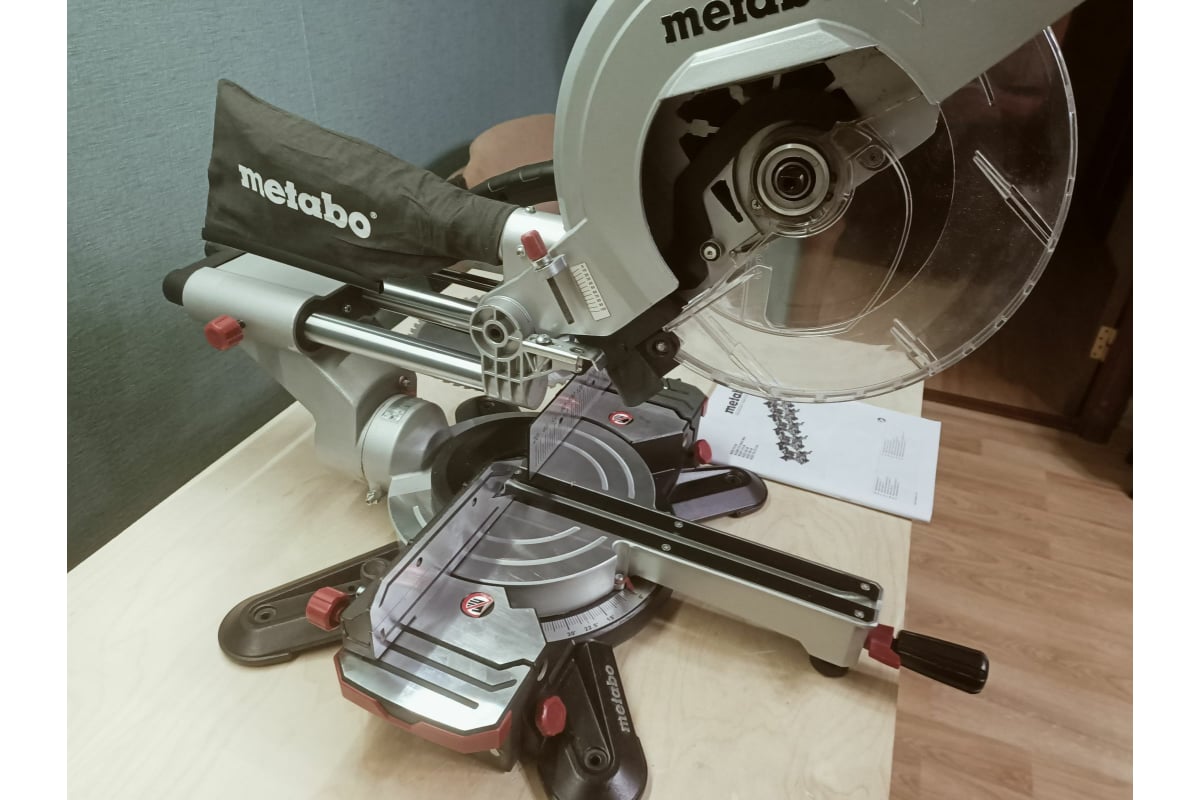 Торцовочная пила Metabo KGS 305 M 619305000