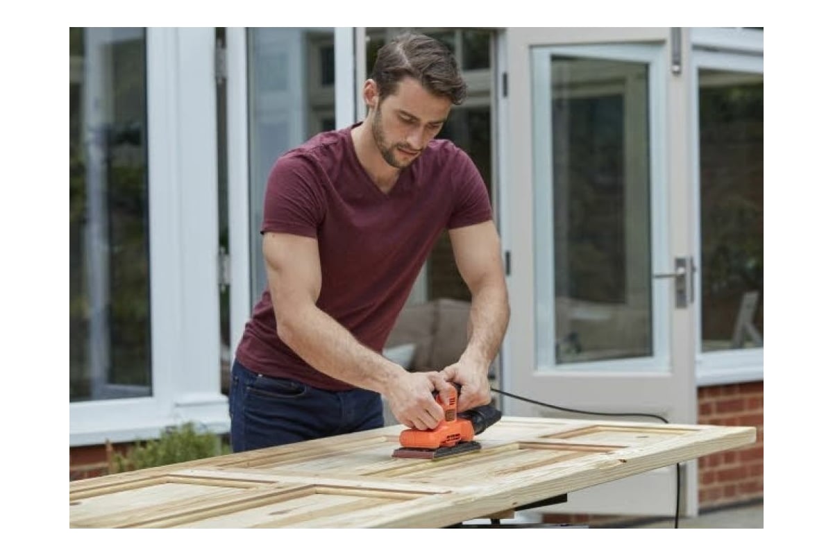 Плоскошлифовальная машина Black&Decker BEW220-QS