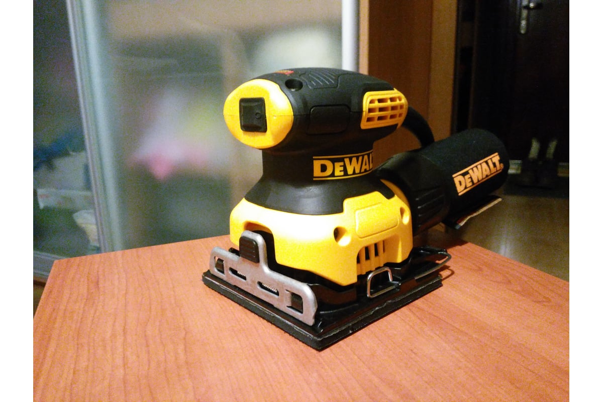 Вибрационная шлифмашина DeWalt DWE6411