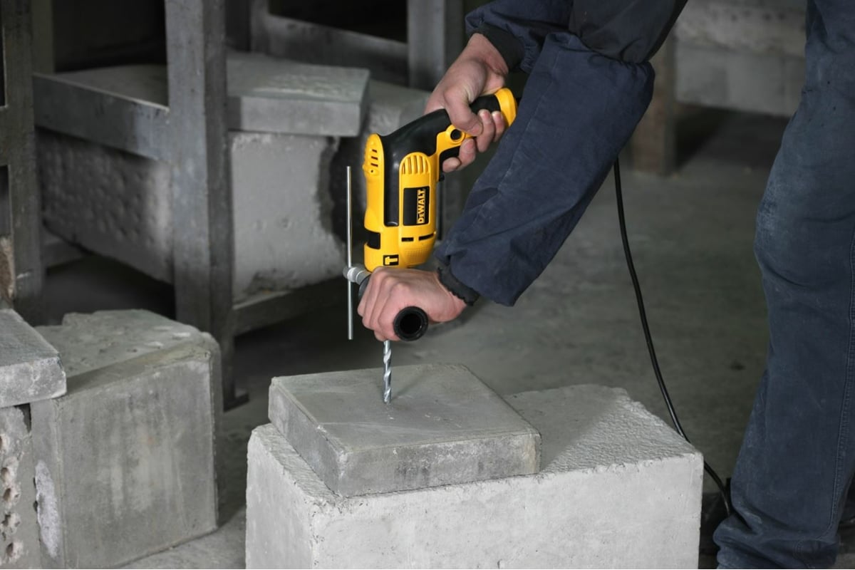 Дрель DeWalt DWD024S