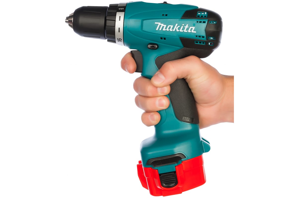 Аккумуляторная дрель-шуруповерт Makita 6271DWAE