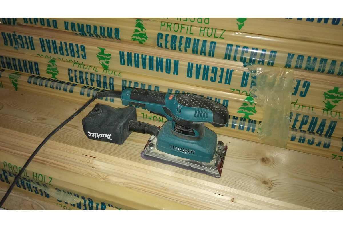 Вибрационная шлифмашина Makita BO3711