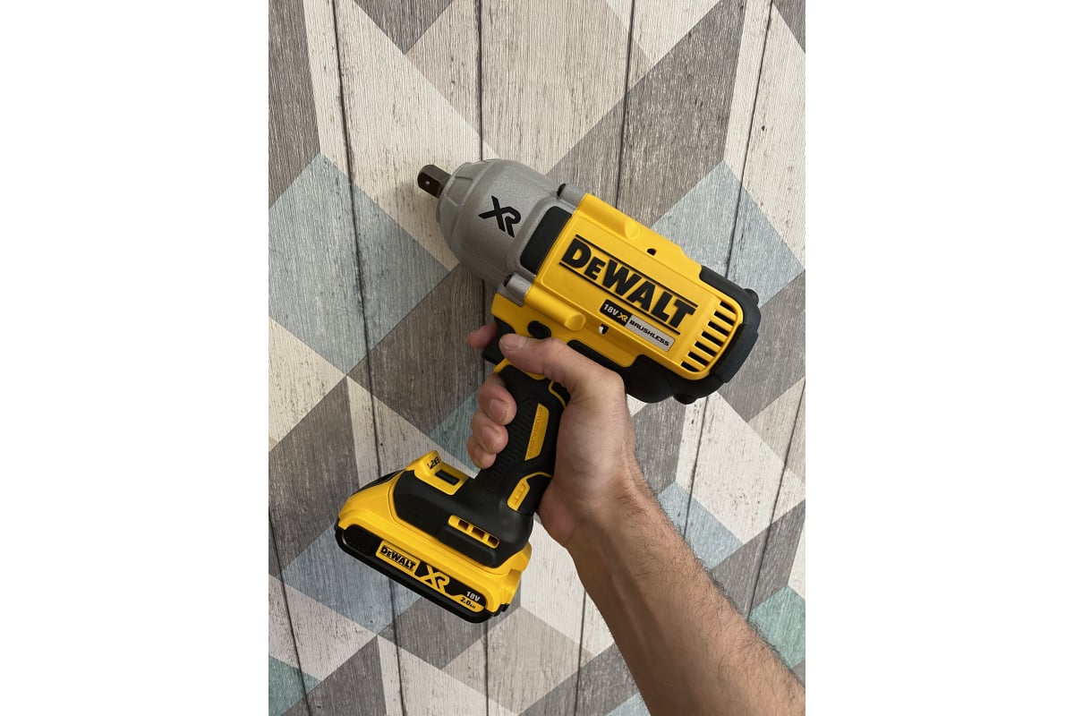 Импульсный гайковерт DeWalt DCF899N