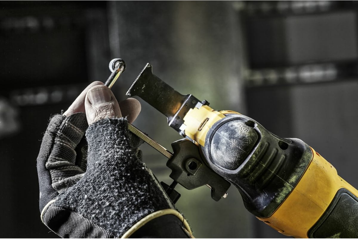 Мультитул реноватор DeWalt DWE 315 KT