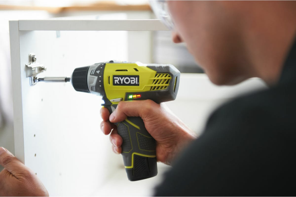 Дрель-шуруповерт Ryobi R12DD-220S 5133005063