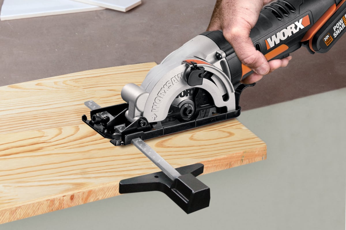 Дисковая аккумуляторная пила Worx SAW WX527