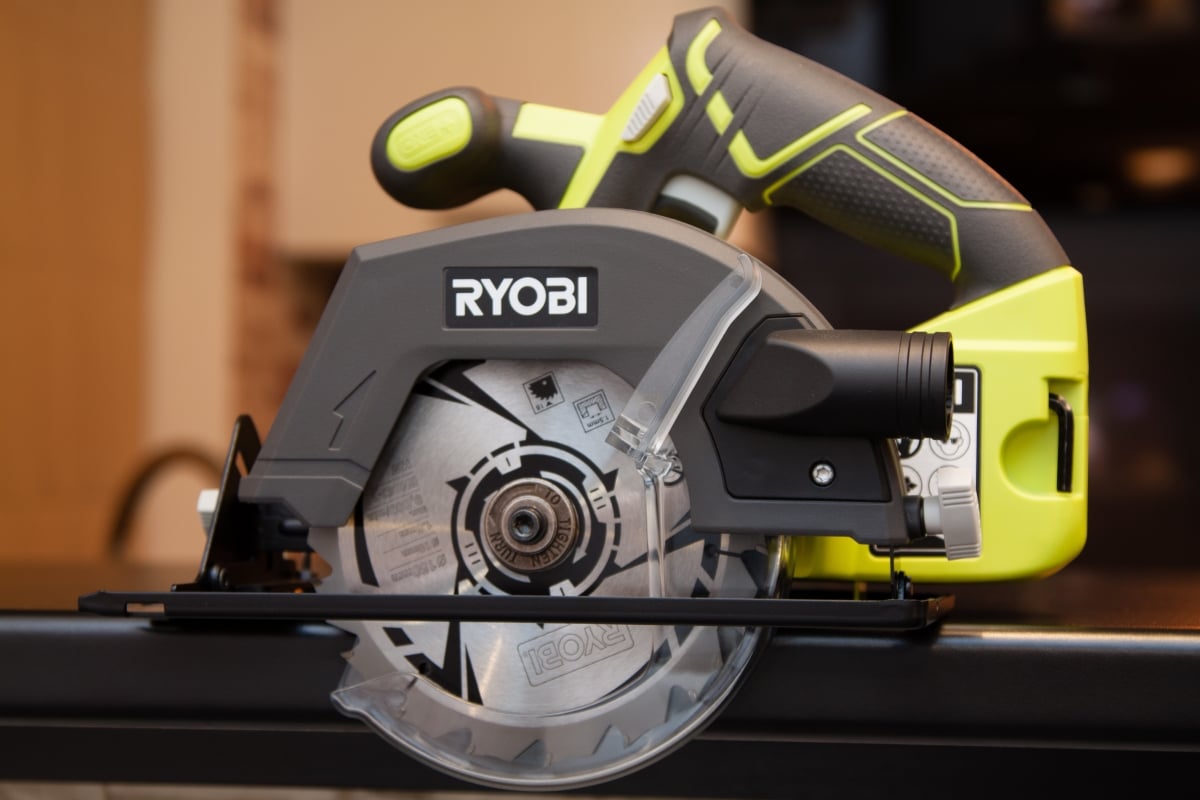 Дисковая пила Ryobi ONE+ R18CSP-0 5133002628