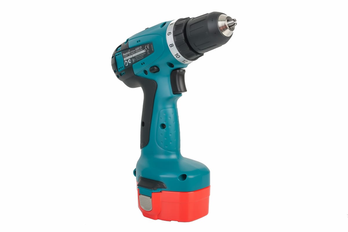 Аккумуляторная дрель-шуруповерт Makita 6281DWPE