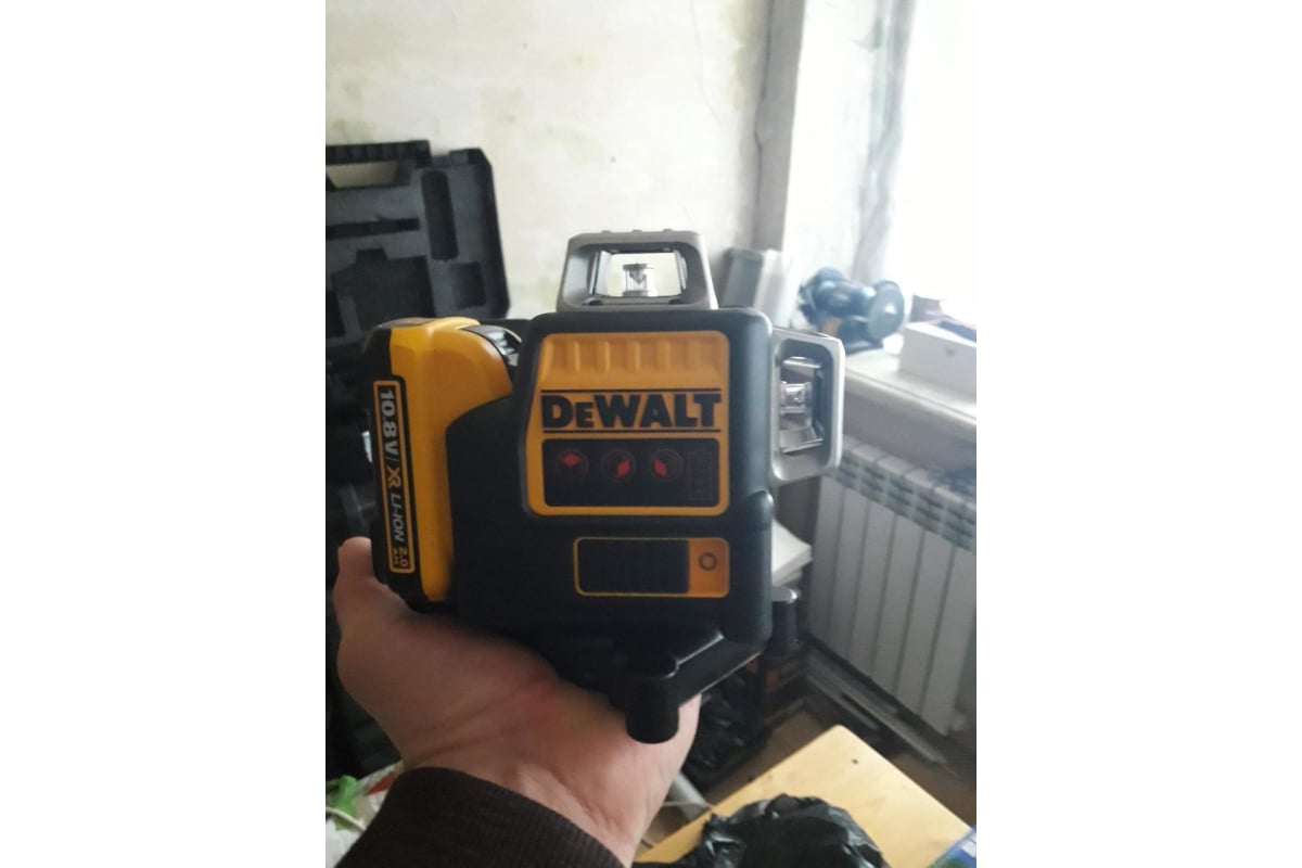 Самовыравнивающийся лазерный уровень DeWalt DCE089D1R