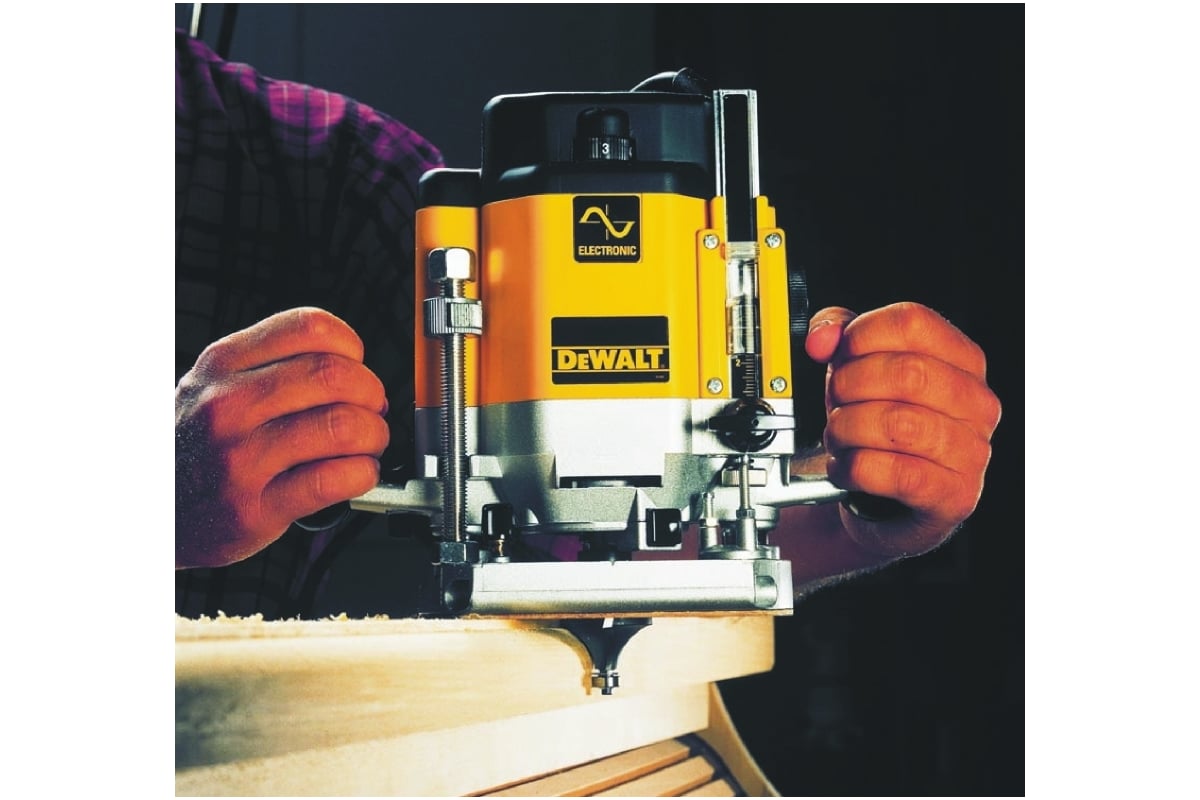 Фрезер DeWalt DW 625 E