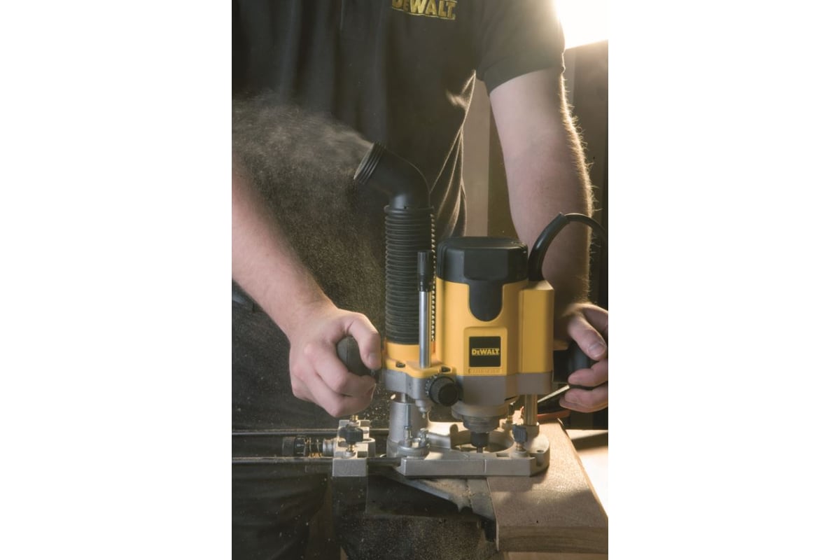 Фрезер DeWalt DW 621 K