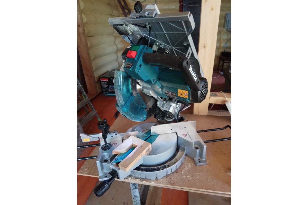 Комбинированная пила Makita LH1201FL