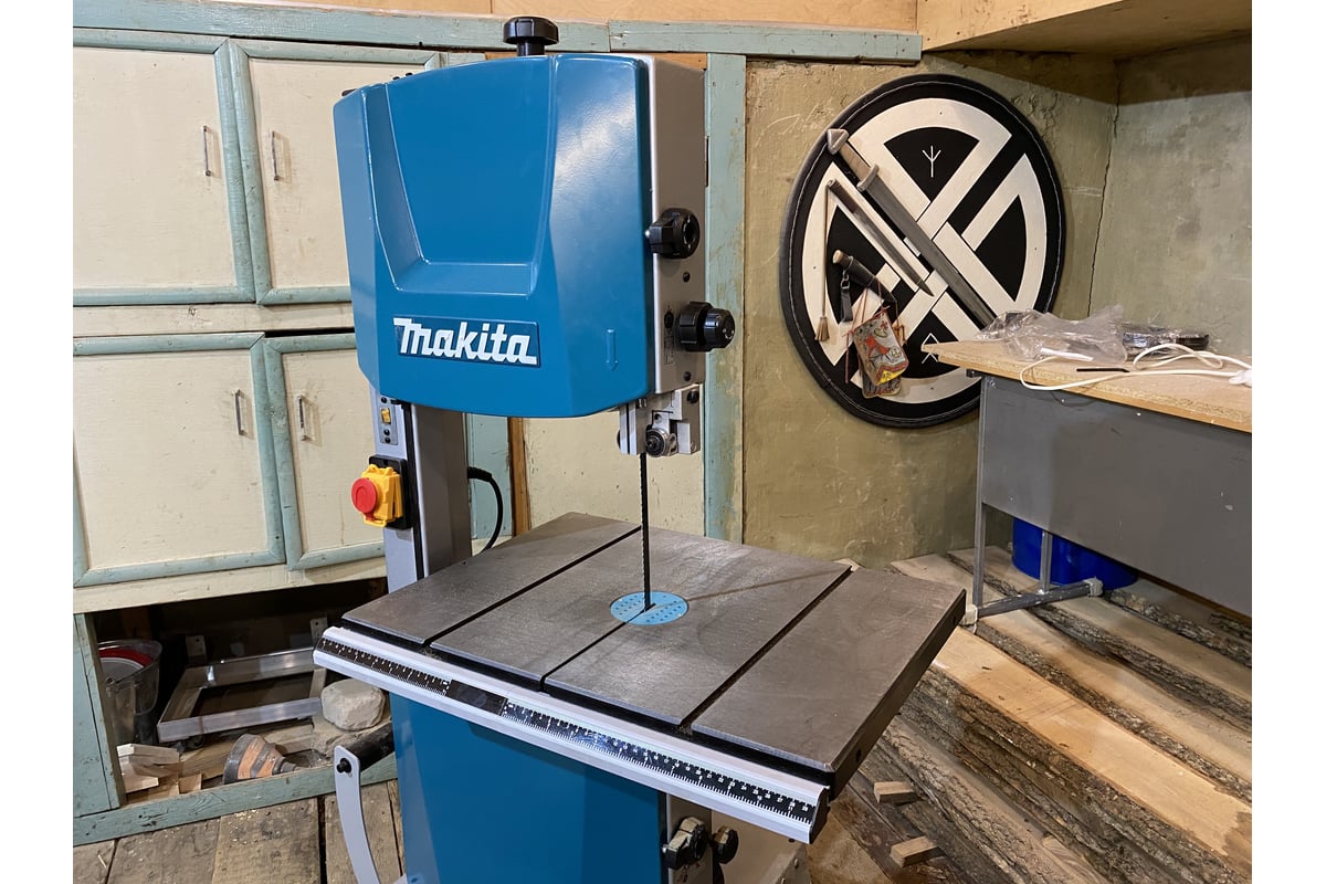 Ленточная пила Makita LB1200F