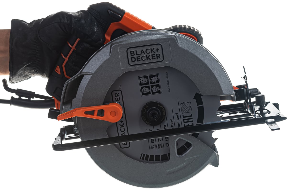 Дисковая пила Black&Decker CS1550