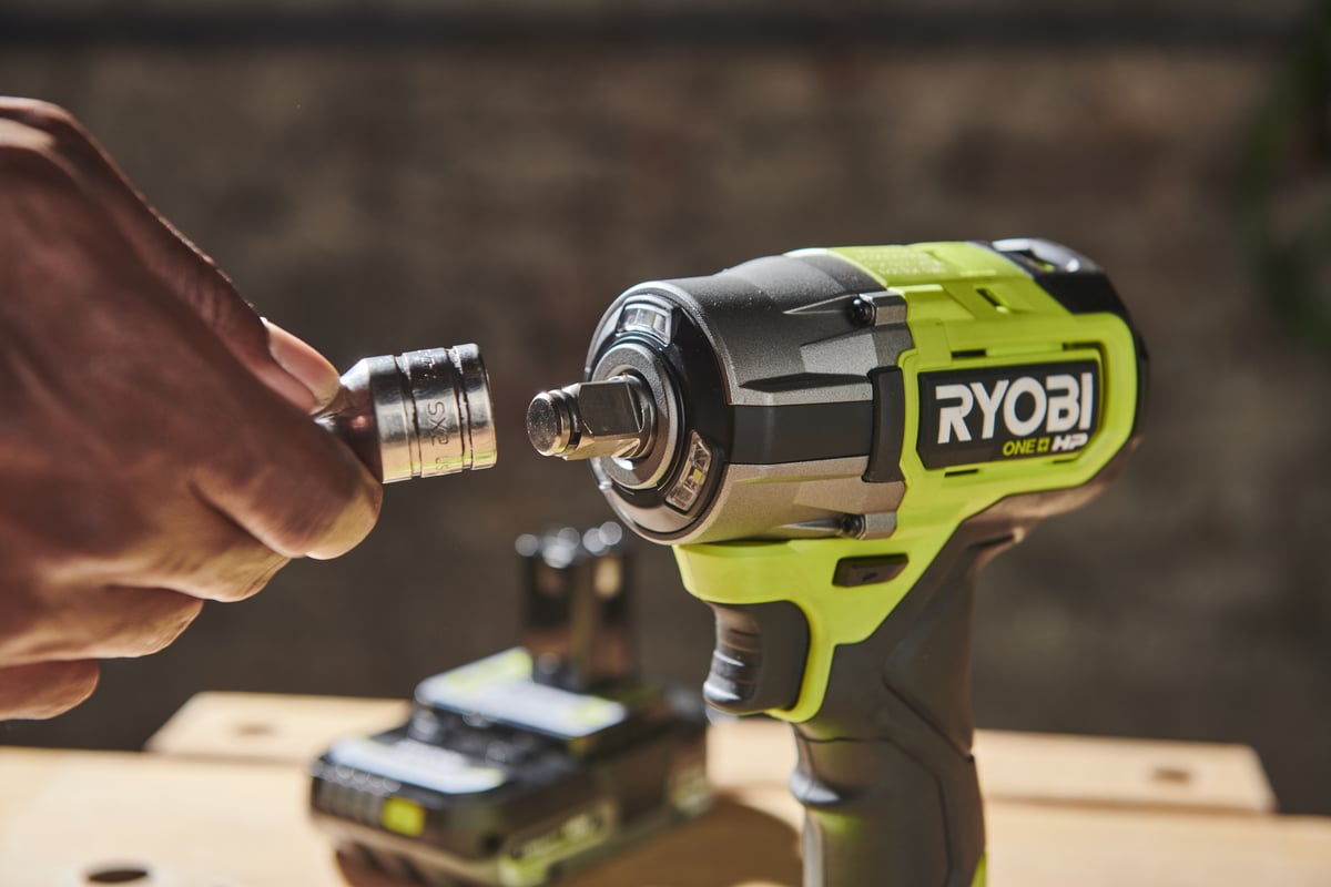 Ударный бесщеточный гайковерт Ryobi 18В RIW18C-0 5133005898