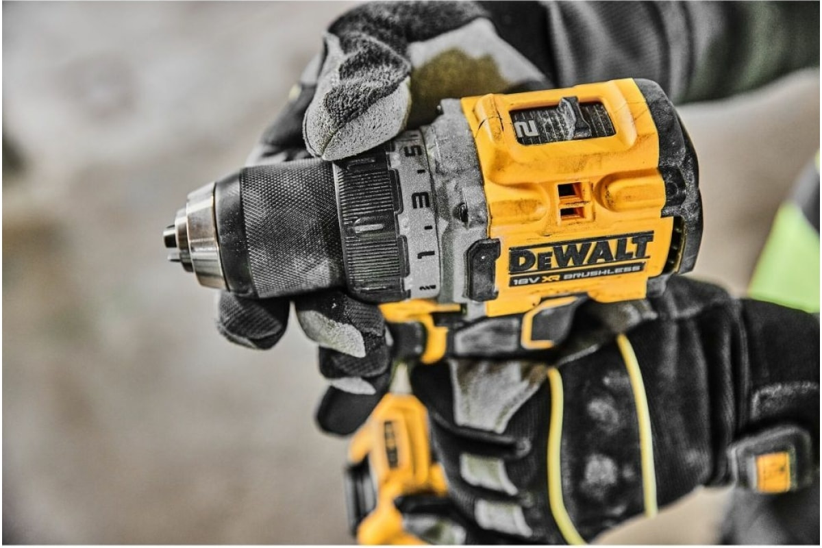 Аккумуляторная дрель-шуруповерт DeWalt DCD 800 P2T DCD800P2T-QW