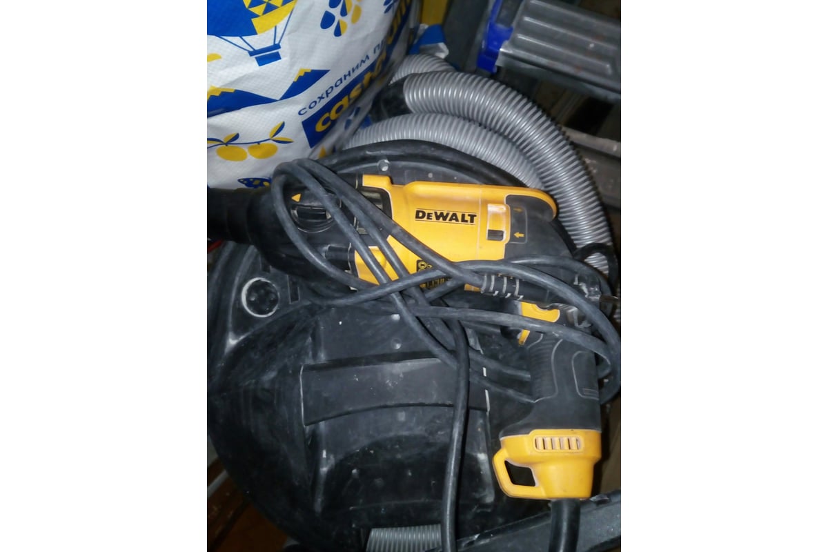 Перфоратор DeWalt D25133N