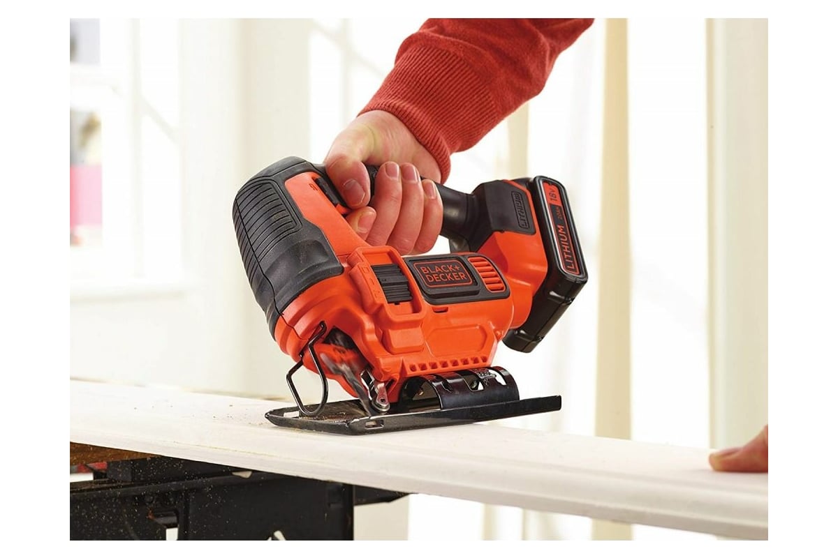 Аккумуляторный лобзик Black&Decker BDCJS18N