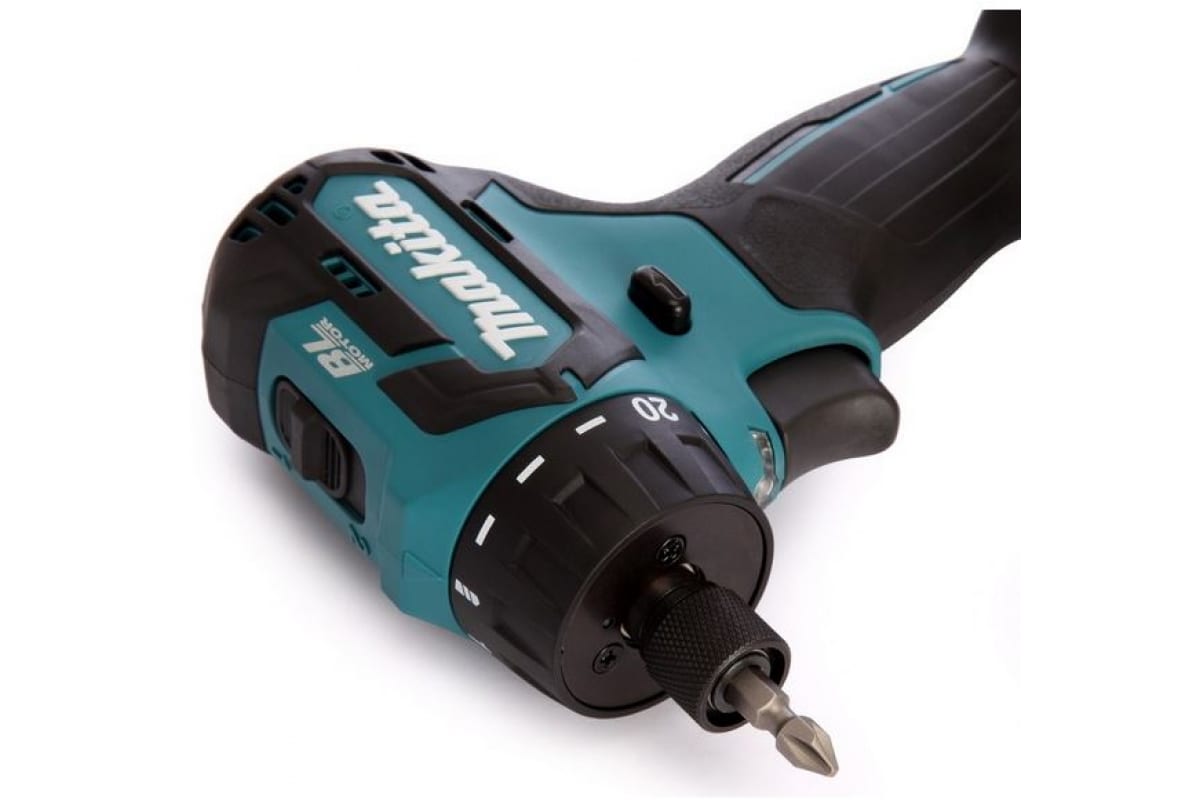 Аккумуляторная дрель-шуруповерт Makita CXT DF032DWME