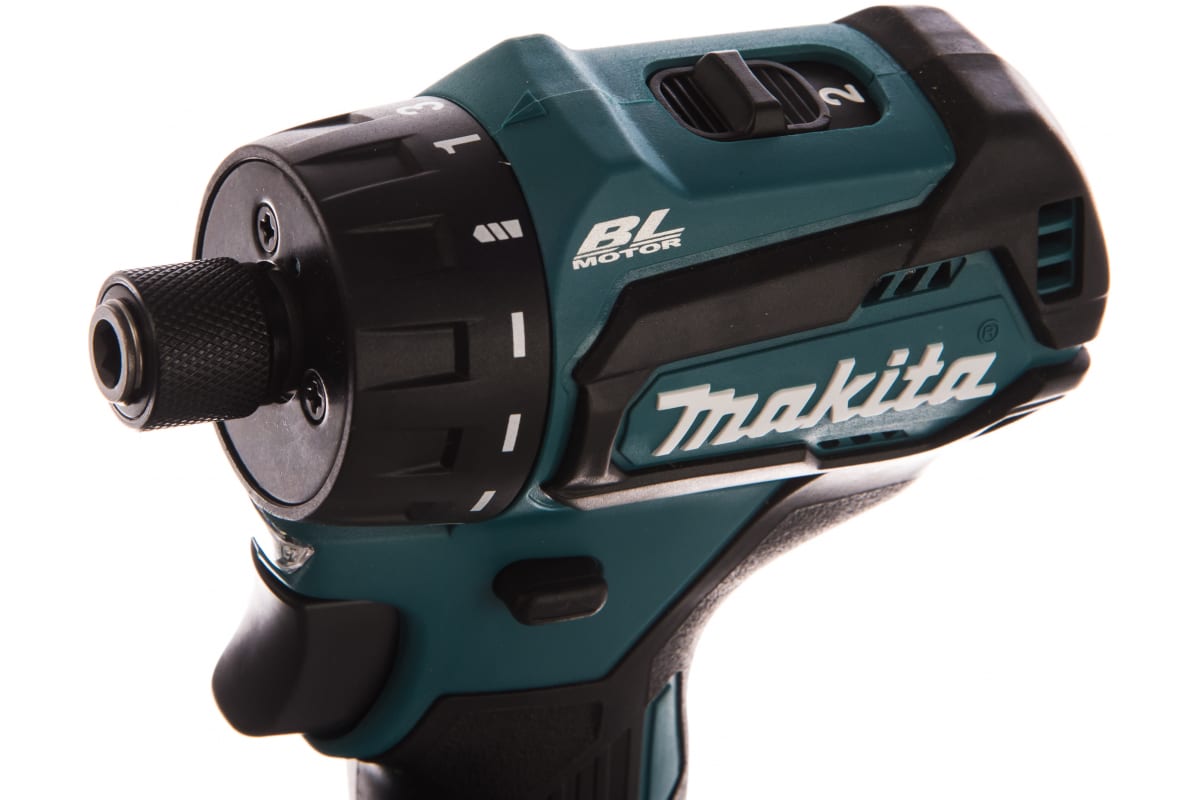 Аккумуляторный шуруповерт Makita LXT DDF083Z