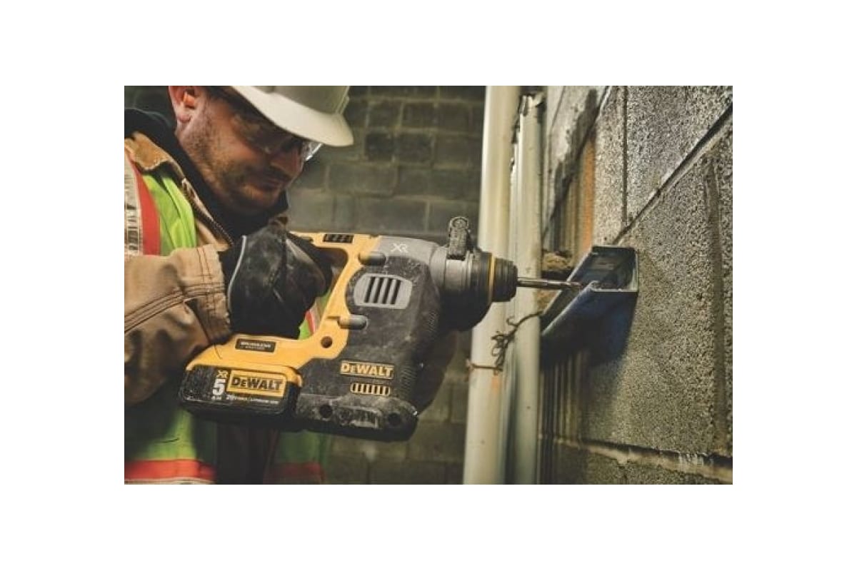 Бесщеточный перфоратор DeWalt DCH273N