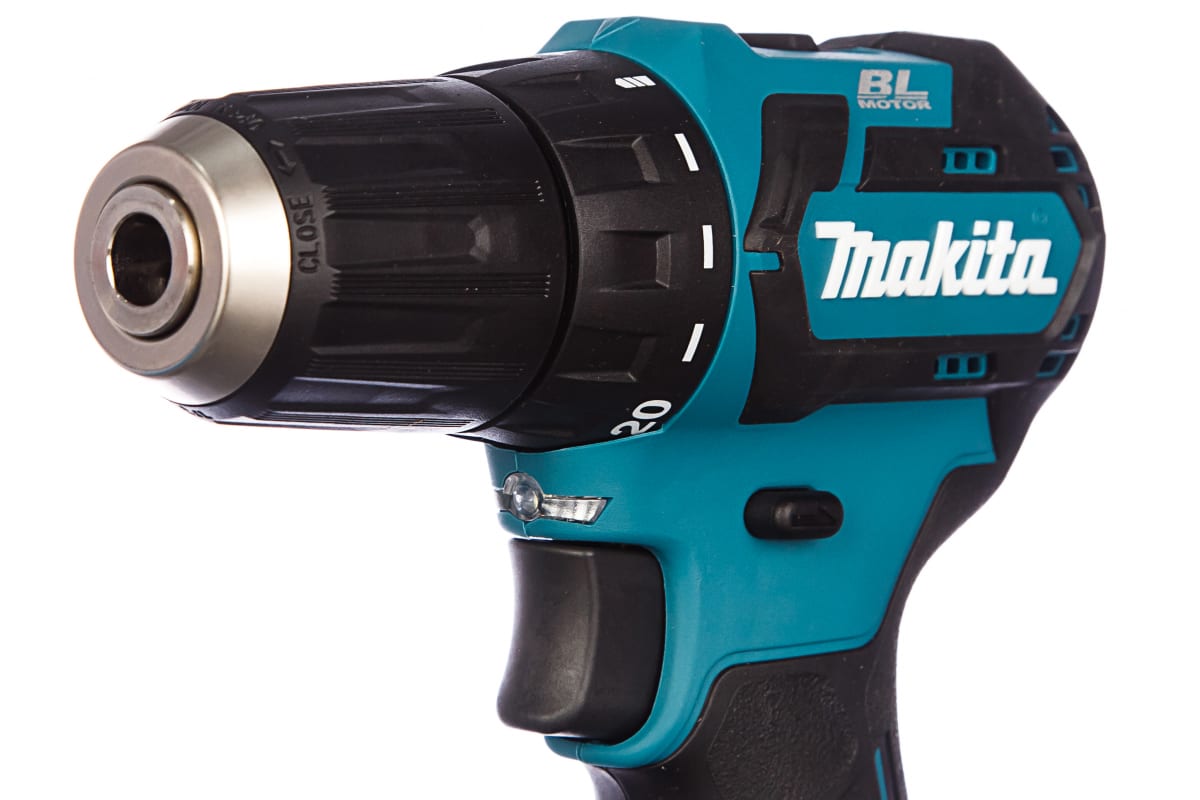 Аккумуляторная дрель-шуруповерт Makita CXT DF332DZ