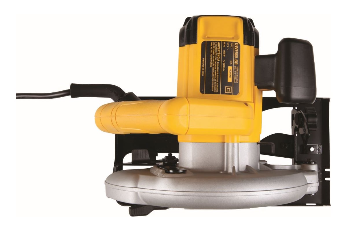 Дисковая пила DeWalt DWE 560