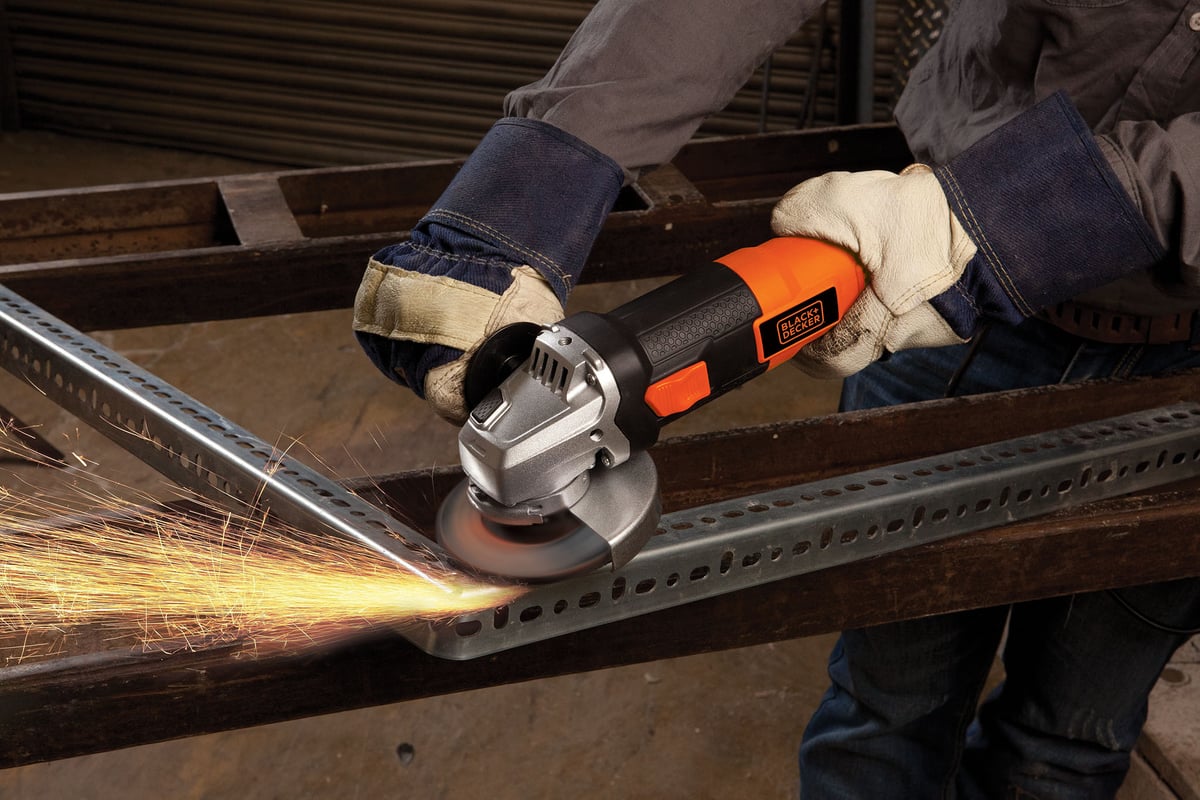 Угловая шлифмашина Black&Decker G850