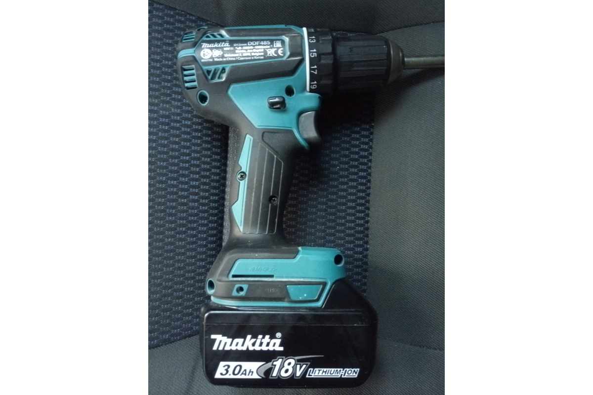 Аккумуляторная дрель-шуруповерт Makita LXT DDF485Z