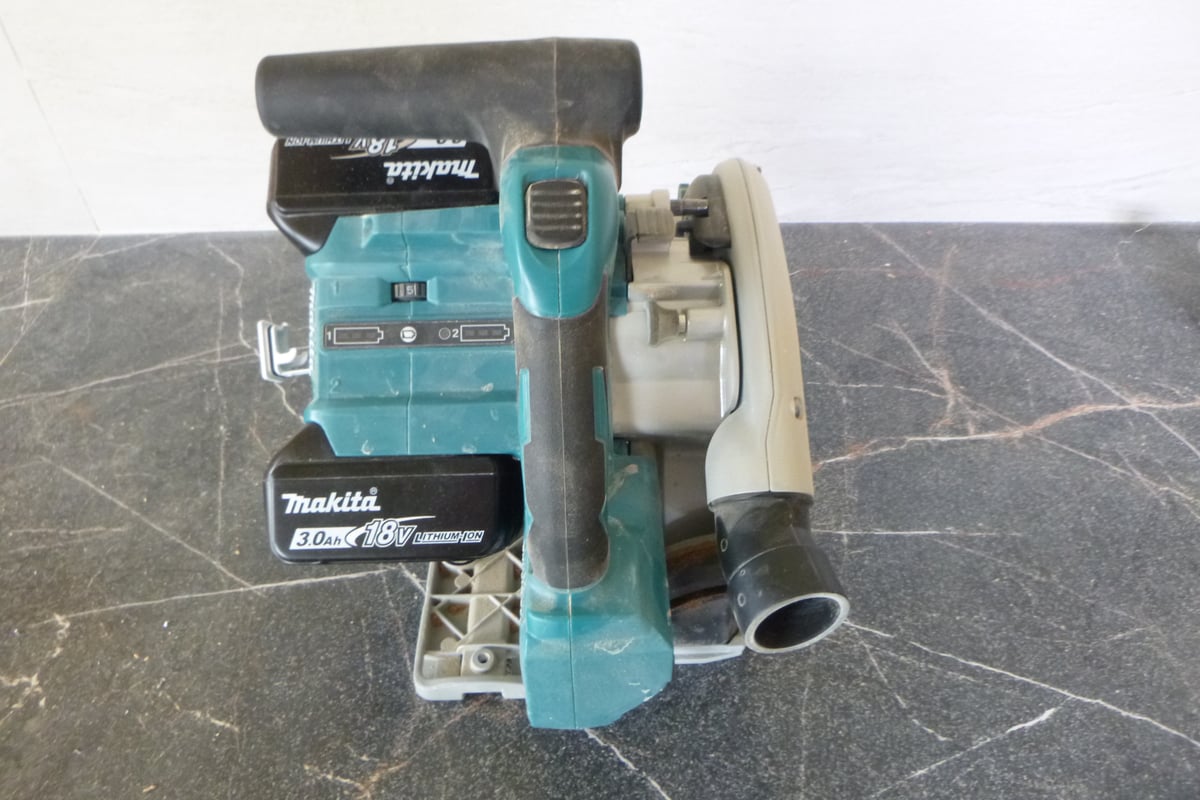 Аккумуляторная погружная дисковая пила Makita LXT DSP601ZU