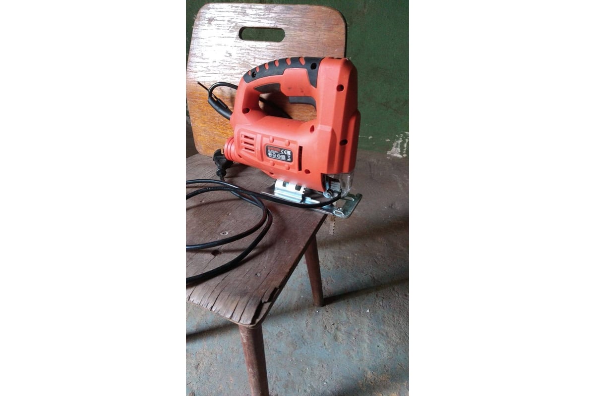 Лобзик Black&Decker JS20