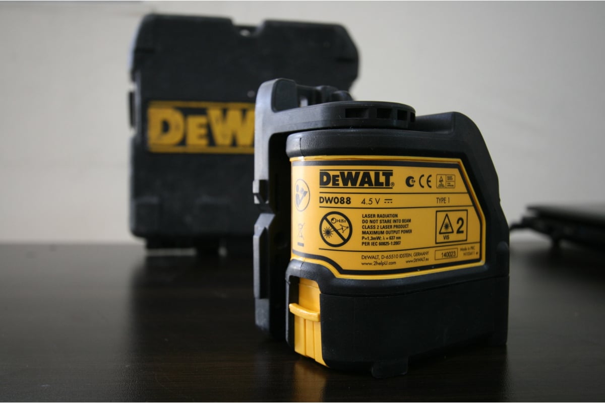 Лазерный нивелир DeWalt DW 088 K