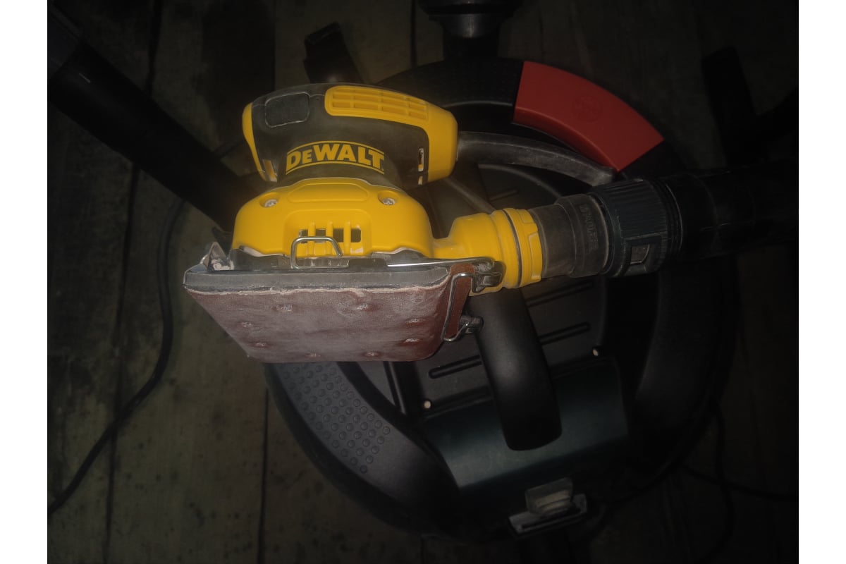 Вибрационная шлифмашина DeWalt DWE6411