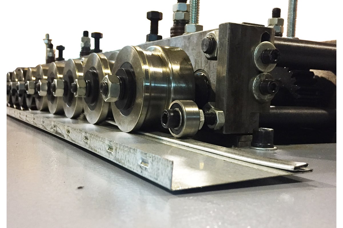 Фальцепрокатный станок для самозащелкивающегося фальца СтанГрупп Рус 4687202429165