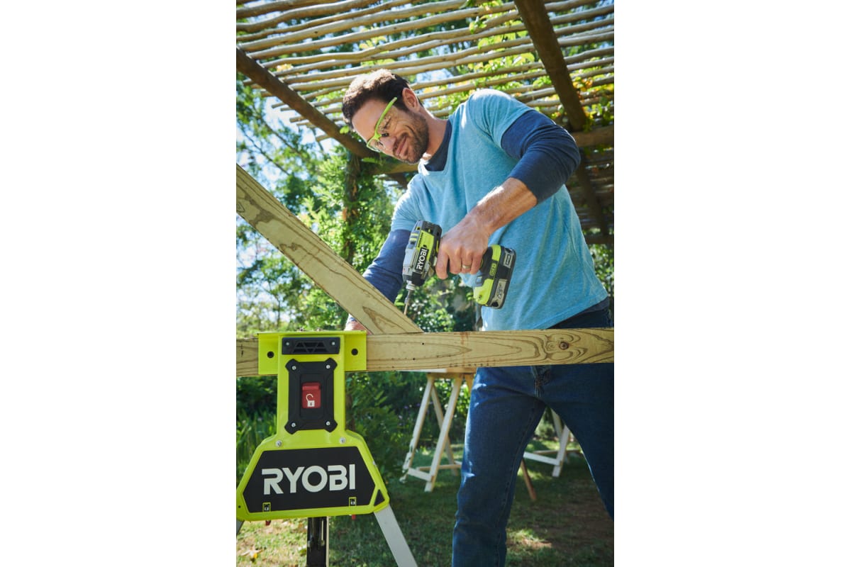 Бесщеточный импульсный винтоверт Ryobi ONE+ R18IDBL-0 5133002662