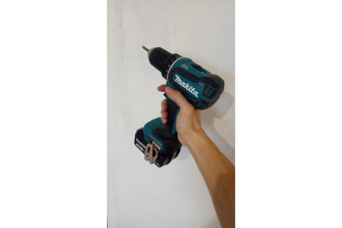 Аккумуляторная дрель-шуруповерт Makita LXT DDF485Z