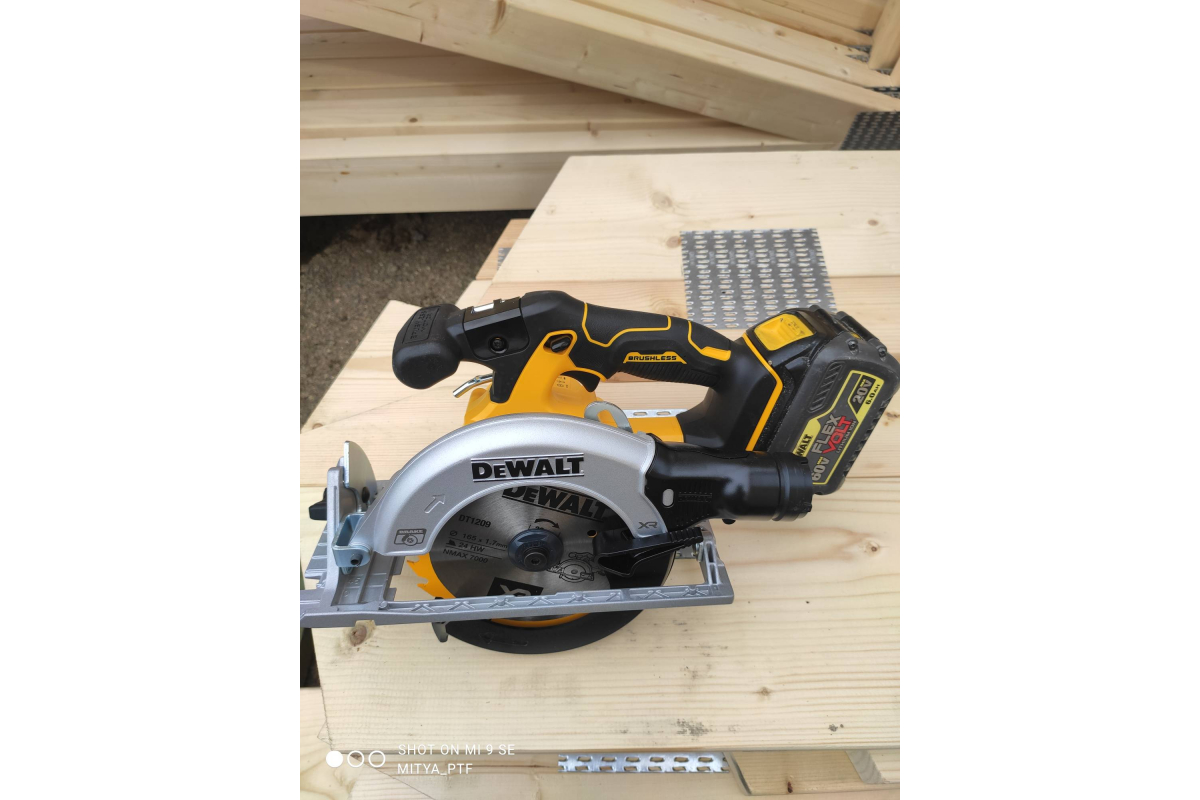 Дисковая пила DeWalt 18 В XR DCS565N-XJ