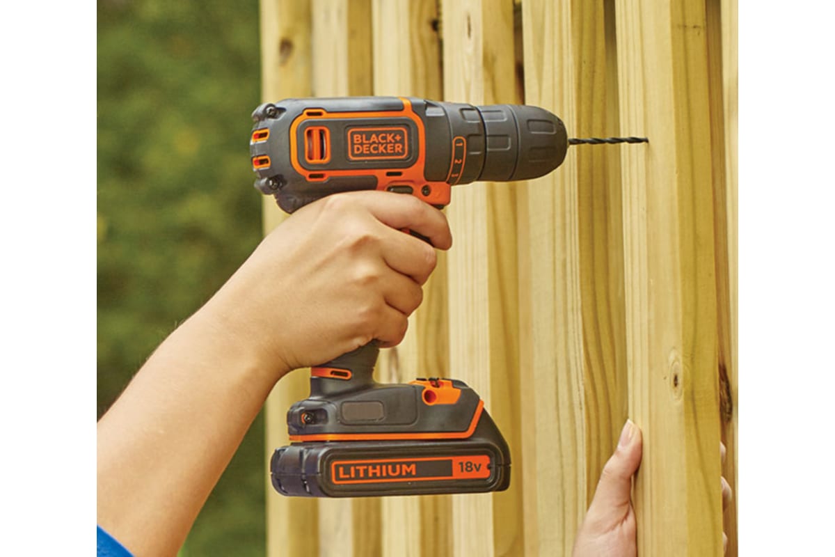 Аккумуляторная дрель-шуруповерт Black&Decker BDCDC18KB