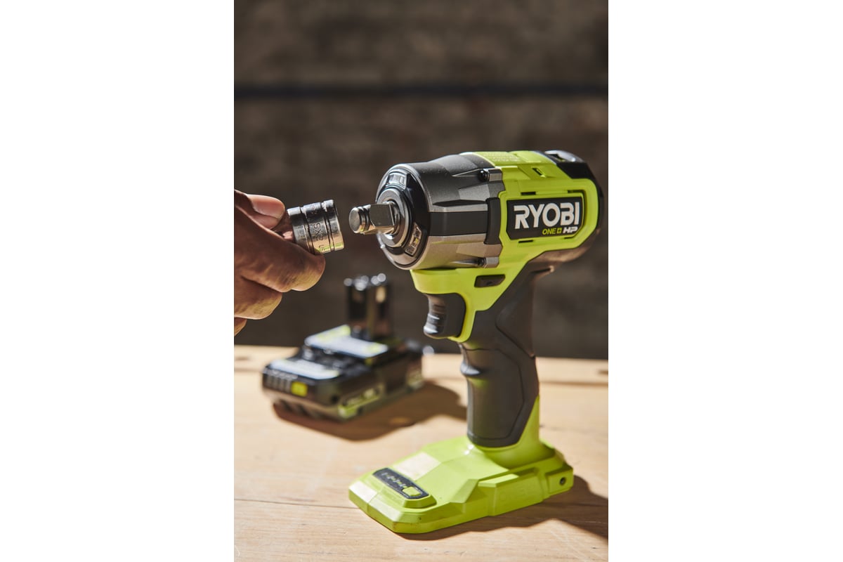 Ударный бесщеточный гайковерт Ryobi 18В RIW18C-0 5133005898