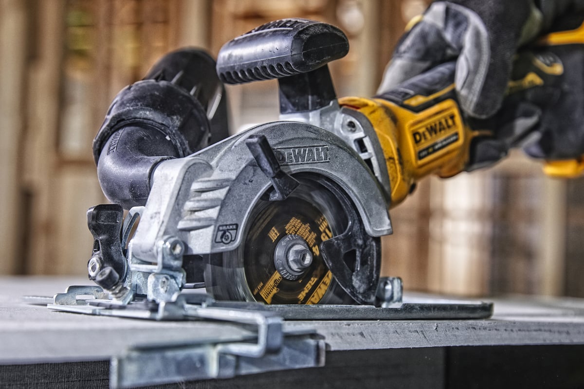 Циркулярная пила DeWalt 18 В XR DCS571N-XJ