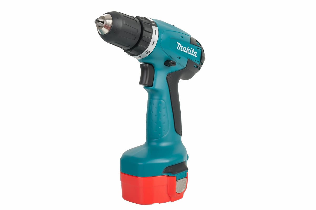 Аккумуляторная дрель-шуруповерт Makita 6281DWPE