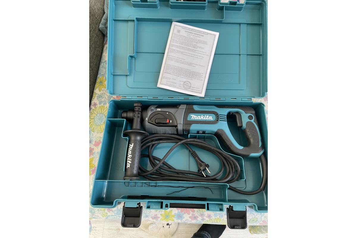 Перфоратор Makita HR 2475