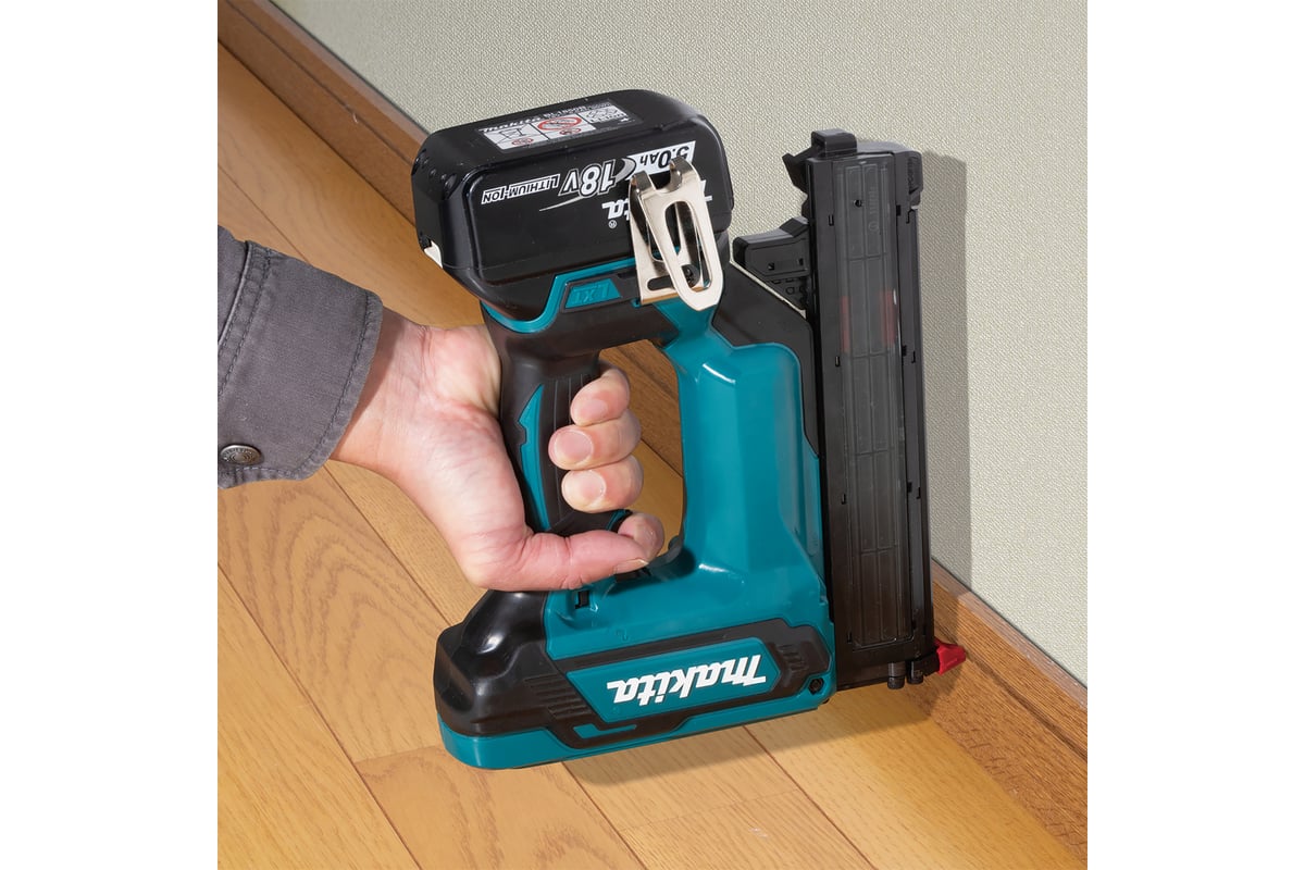 Аккумуляторный гвоздезабиватель Makita LXT DFN350ZJ