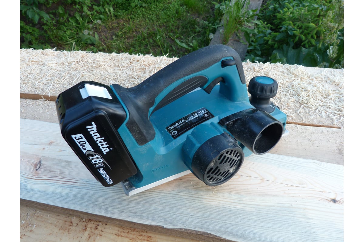 Рубанок Makita LXT DKP180RFE