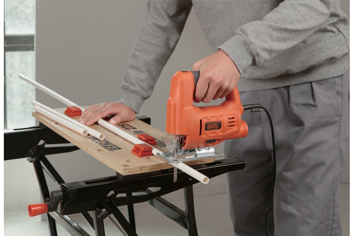 Лобзик Black&Decker JS20