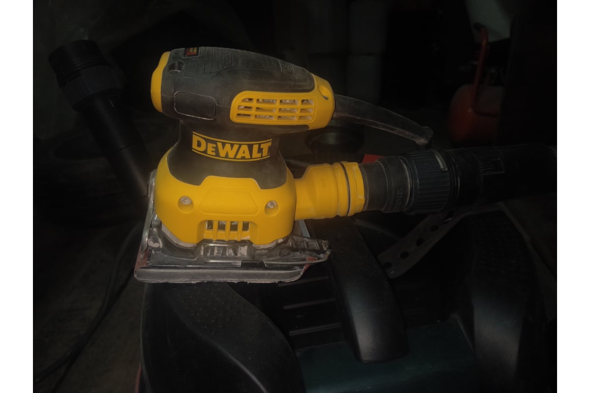 Вибрационная шлифмашина DeWalt DWE6411