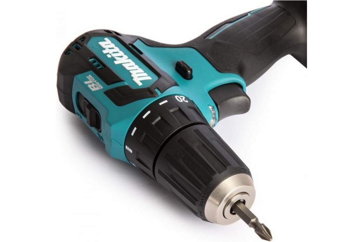 Аккумуляторная дрель-шуруповерт Makita CXT DF332DWME